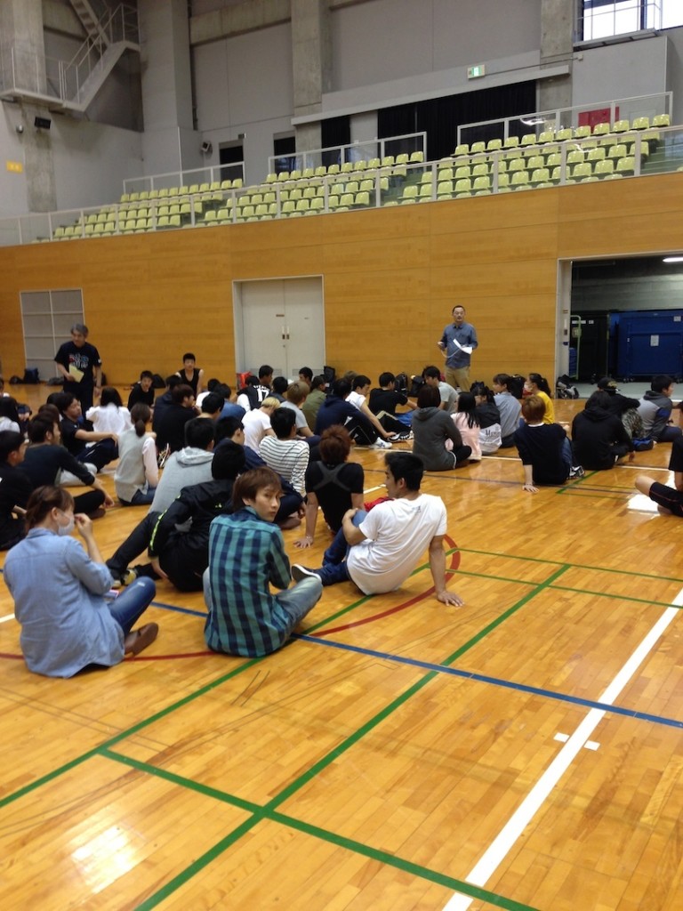 第1回商学科ゼミ対抗ソフトバレーボール大会を開催しました | 経営学部 商学科 | 大阪産業大学