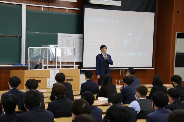 陸上元日本代表の朝原宣治さん:講演会 | 経営学部 商学科 | 大阪産業大学