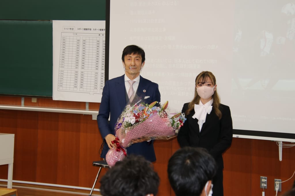 陸上元日本代表の朝原宣治さん:講演会 | 経営学部 商学科 | 大阪産業大学