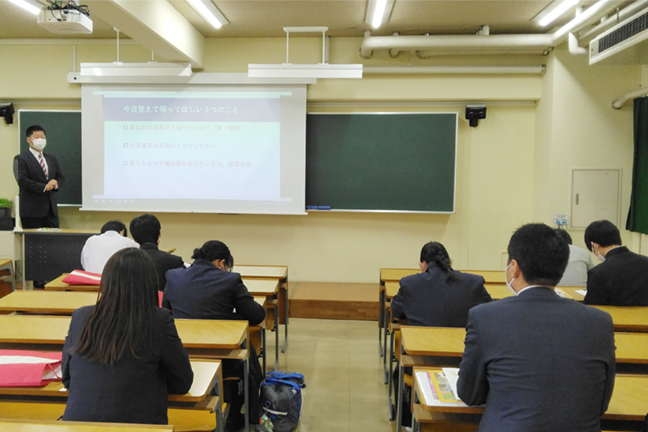 奈良県立二階堂高校の生徒さんを迎えて学内見学