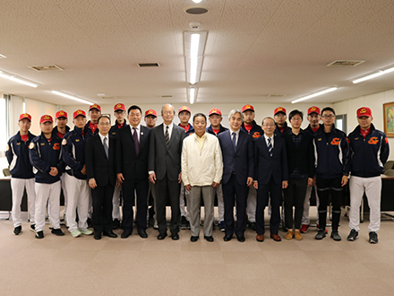 上海外国語大学来日