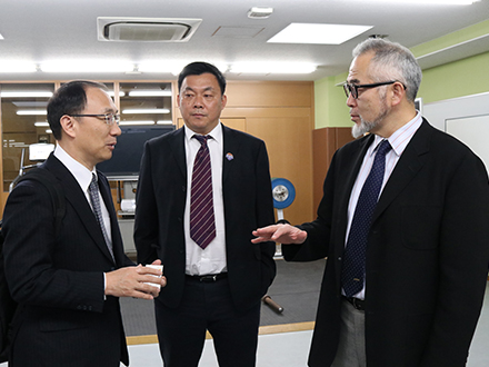 上海外国語大学来日