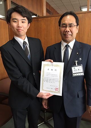 大阪産業大学中西ゼミ　大東市長感謝状贈呈
